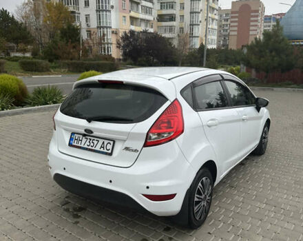 Белый Форд Фиеста, объемом двигателя 1.39 л и пробегом 90 тыс. км за 7500 $, фото 4 на Automoto.ua