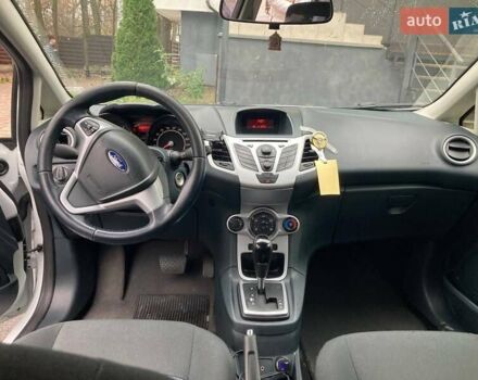 Белый Форд Фиеста, объемом двигателя 1.4 л и пробегом 140 тыс. км за 7300 $, фото 2 на Automoto.ua