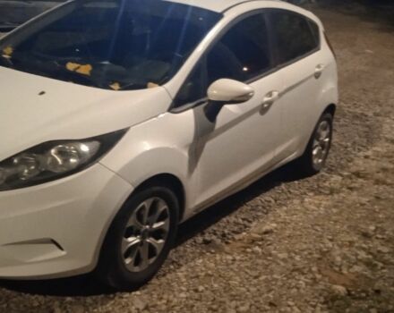 Білий Форд Фієста, об'ємом двигуна 1.2 л та пробігом 300 тис. км за 3000 $, фото 1 на Automoto.ua