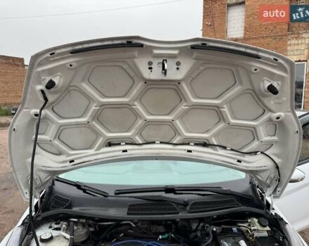 Белый Форд Фиеста, объемом двигателя 1.3 л и пробегом 117 тыс. км за 6400 $, фото 44 на Automoto.ua