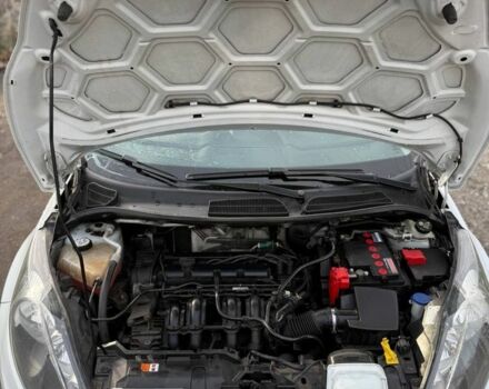 Білий Форд Фієста, об'ємом двигуна 1.2 л та пробігом 103 тис. км за 2200 $, фото 7 на Automoto.ua