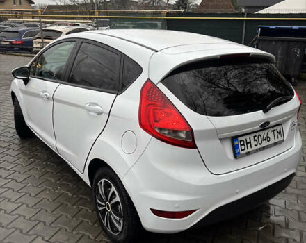 Белый Форд Фиеста, объемом двигателя 1.24 л и пробегом 212 тыс. км за 5400 $, фото 4 на Automoto.ua