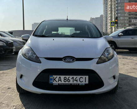 Форд Фиеста 2011 в Ирпене на Automoto.ua Белый Форд Фиеста, объемом двигателя 1.39 л и пробегом 124 тыс. км за 6000 $, фото 25 на Automoto.ua