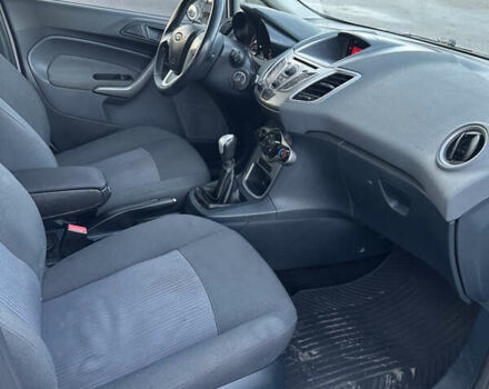 Білий Форд Фієста, об'ємом двигуна 1.24 л та пробігом 128 тис. км за 5300 $, фото 17 на Automoto.ua