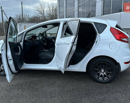 Белый Форд Фиеста, объемом двигателя 1.4 л и пробегом 220 тыс. км за 6950 $, фото 9 на Automoto.ua