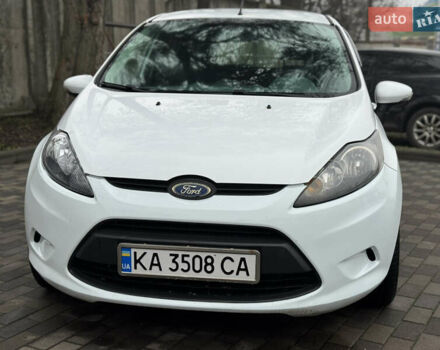 Белый Форд Фиеста, объемом двигателя 1.24 л и пробегом 122 тыс. км за 4900 $, фото 2 на Automoto.ua