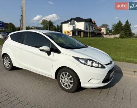 Белый Форд Фиеста, объемом двигателя 1.4 л и пробегом 155 тыс. км за 5600 $, фото 2 на Automoto.ua