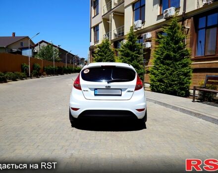 Белый Форд Фиеста, объемом двигателя 1.2 л и пробегом 139 тыс. км за 5800 $, фото 1 на Automoto.ua
