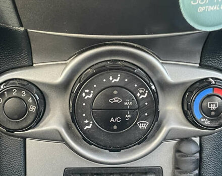 Белый Форд Фиеста, объемом двигателя 1.24 л и пробегом 250 тыс. км за 4900 $, фото 9 на Automoto.ua