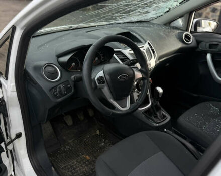 Білий Форд Фієста, об'ємом двигуна 1.24 л та пробігом 103 тис. км за 2000 $, фото 10 на Automoto.ua