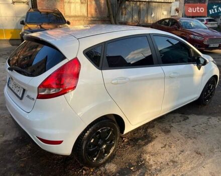 Белый Форд Фиеста, объемом двигателя 1.39 л и пробегом 141 тыс. км за 6700 $, фото 2 на Automoto.ua