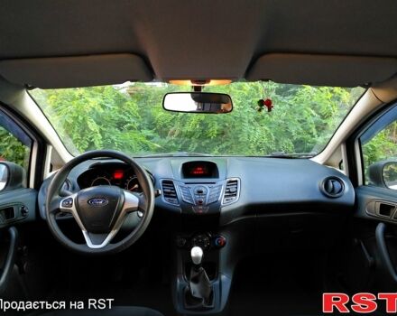 Білий Форд Фієста, об'ємом двигуна 1.2 л та пробігом 130 тис. км за 4700 $, фото 3 на Automoto.ua