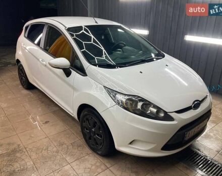 Белый Форд Фиеста, объемом двигателя 1.4 л и пробегом 140 тыс. км за 7300 $, фото 1 на Automoto.ua