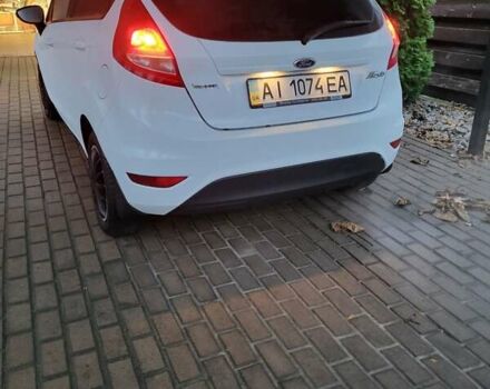 Белый Форд Фиеста, объемом двигателя 1.4 л и пробегом 198 тыс. км за 6700 $, фото 3 на Automoto.ua