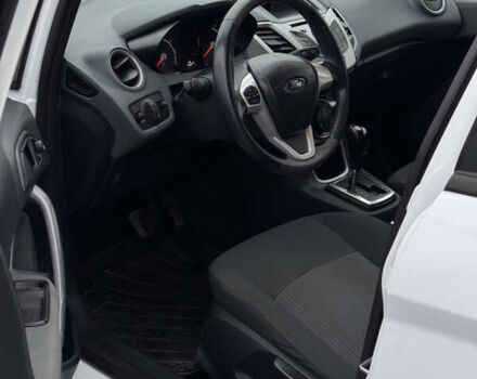 Білий Форд Фієста, об'ємом двигуна 1.39 л та пробігом 102 тис. км за 7400 $, фото 8 на Automoto.ua