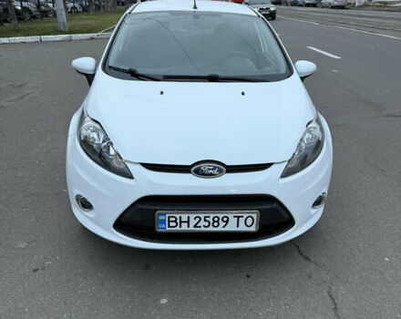 Білий Форд Фієста, об'ємом двигуна 1.39 л та пробігом 110 тис. км за 6950 $, фото 7 на Automoto.ua