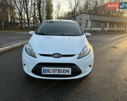 Білий Форд Фієста, об'ємом двигуна 1.24 л та пробігом 128 тис. км за 5300 $, фото 1 на Automoto.ua