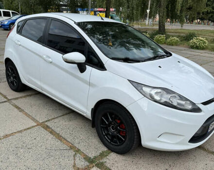 Белый Форд Фиеста, объемом двигателя 1.2 л и пробегом 120 тыс. км за 5300 $, фото 13 на Automoto.ua