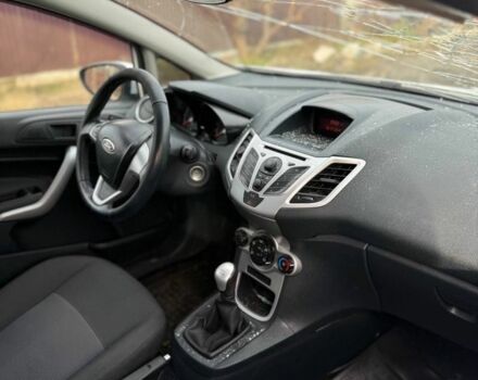 Білий Форд Фієста, об'ємом двигуна 1.2 л та пробігом 103 тис. км за 2200 $, фото 8 на Automoto.ua