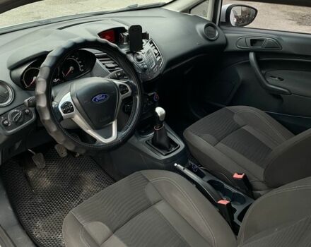 Белый Форд Фиеста, объемом двигателя 1.4 л и пробегом 230 тыс. км за 5400 $, фото 5 на Automoto.ua