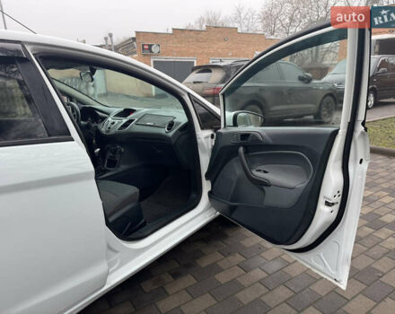 Белый Форд Фиеста, объемом двигателя 1.24 л и пробегом 122 тыс. км за 4900 $, фото 22 на Automoto.ua