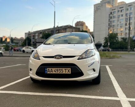 Білий Форд Фієста, об'ємом двигуна 1.2 л та пробігом 130 тис. км за 4700 $, фото 2 на Automoto.ua