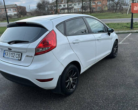 Белый Форд Фиеста, объемом двигателя 1.4 л и пробегом 220 тыс. км за 6950 $, фото 5 на Automoto.ua