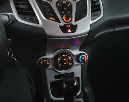 Белый Форд Фиеста, объемом двигателя 1.4 л и пробегом 198 тыс. км за 6700 $, фото 6 на Automoto.ua