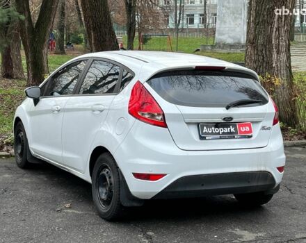 Белый Форд Фиеста, объемом двигателя 1.4 л и пробегом 240 тыс. км за 5990 $, фото 14 на Automoto.ua