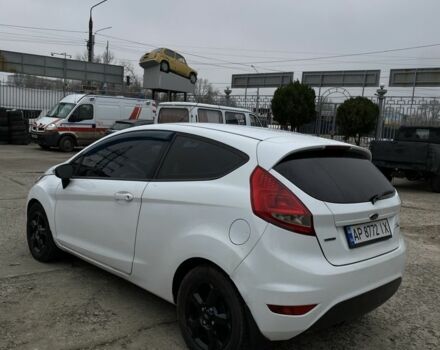 Белый Форд Фиеста, объемом двигателя 1.4 л и пробегом 230 тыс. км за 5400 $, фото 4 на Automoto.ua