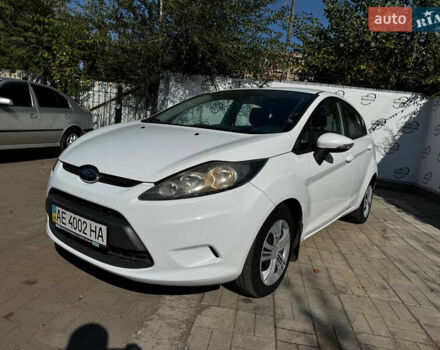 Форд Фиеста 2011 в Днепре (Днепропетровске) на Automoto.ua Белый Форд Фиеста, объемом двигателя 1.4 л и пробегом 160 тыс. км за 5999 $, фото 17 на Automoto.ua