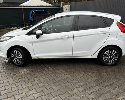 Белый Форд Фиеста, объемом двигателя 1.24 л и пробегом 212 тыс. км за 5400 $, фото 6 на Automoto.ua