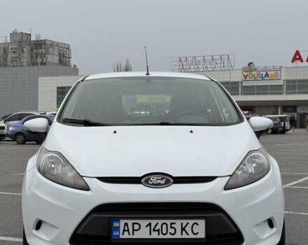 Білий Форд Фієста, об'ємом двигуна 1.39 л та пробігом 102 тис. км за 7400 $, фото 2 на Automoto.ua