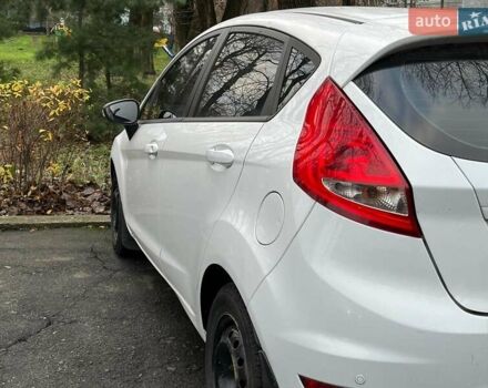 Білий Форд Фієста, об'ємом двигуна 1.4 л та пробігом 240 тис. км за 5990 $, фото 16 на Automoto.ua