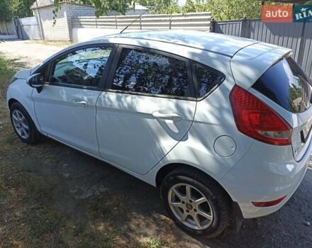 Белый Форд Фиеста, объемом двигателя 1.25 л и пробегом 150 тыс. км за 5000 $, фото 7 на Automoto.ua