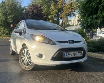 Белый Форд Фиеста, объемом двигателя 1.2 л и пробегом 220 тыс. км за 5499 $, фото 4 на Automoto.ua