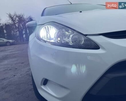 Белый Форд Фиеста, объемом двигателя 1.3 л и пробегом 117 тыс. км за 6400 $, фото 45 на Automoto.ua