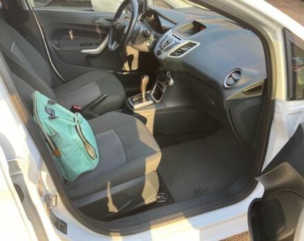 Белый Форд Фиеста, объемом двигателя 1.4 л и пробегом 141 тыс. км за 6900 $, фото 6 на Automoto.ua