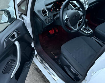 Білий Форд Фієста, об'ємом двигуна 1.39 л та пробігом 110 тис. км за 6950 $, фото 15 на Automoto.ua