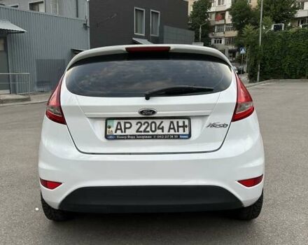 Білий Форд Фієста, об'ємом двигуна 1.2 л та пробігом 140 тис. км за 6700 $, фото 1 на Automoto.ua