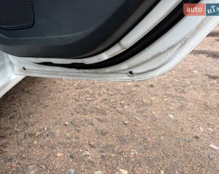 Белый Форд Фиеста, объемом двигателя 1.3 л и пробегом 117 тыс. км за 6400 $, фото 38 на Automoto.ua