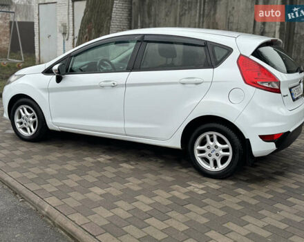 Белый Форд Фиеста, объемом двигателя 1.24 л и пробегом 122 тыс. км за 4900 $, фото 9 на Automoto.ua