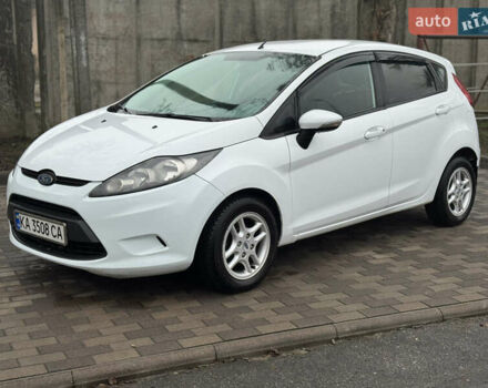 Белый Форд Фиеста, объемом двигателя 1.24 л и пробегом 122 тыс. км за 4900 $, фото 1 на Automoto.ua