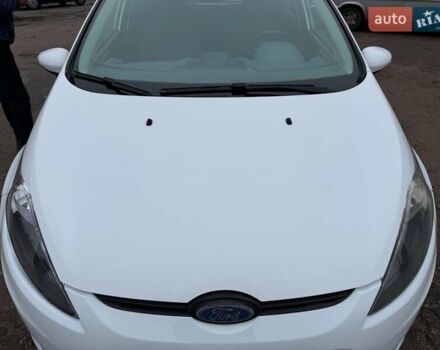 Белый Форд Фиеста, объемом двигателя 1.3 л и пробегом 117 тыс. км за 6400 $, фото 8 на Automoto.ua