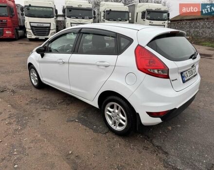 Белый Форд Фиеста, объемом двигателя 1.3 л и пробегом 117 тыс. км за 6400 $, фото 5 на Automoto.ua