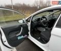 Білий Форд Фієста, об'ємом двигуна 1.4 л та пробігом 49 тис. км за 7500 $, фото 23 на Automoto.ua