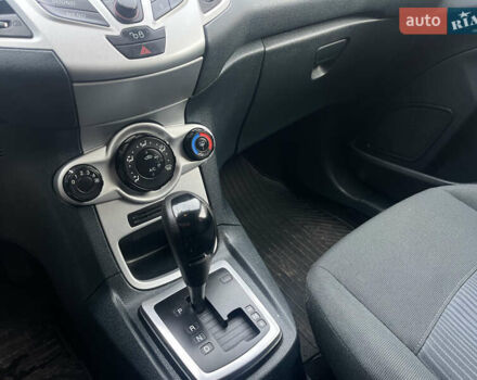 Білий Форд Фієста, об'ємом двигуна 1.39 л та пробігом 222 тис. км за 6800 $, фото 14 на Automoto.ua