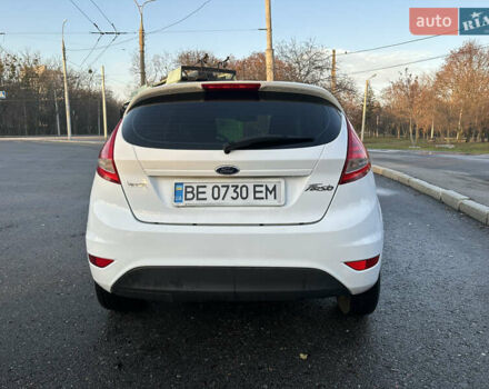Білий Форд Фієста, об'ємом двигуна 1.24 л та пробігом 128 тис. км за 5300 $, фото 6 на Automoto.ua