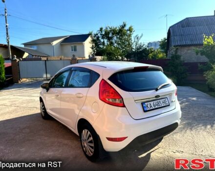 Белый Форд Фиеста, объемом двигателя 1.4 л и пробегом 211 тыс. км за 5999 $, фото 5 на Automoto.ua