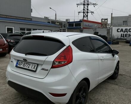 Белый Форд Фиеста, объемом двигателя 1.4 л и пробегом 230 тыс. км за 5400 $, фото 3 на Automoto.ua